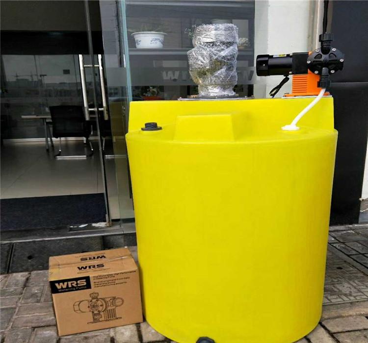合川300升黄色加药箱 300L带搅拌机加药桶 pe加药箱一体计量装置