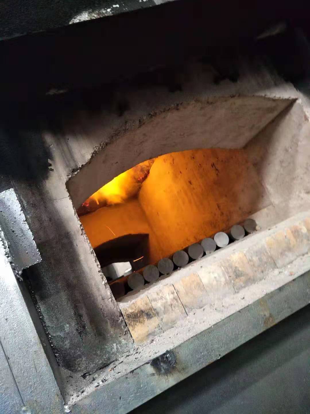 圆钢锻造加热炉：烧嘴 自动控制柜 脱硫脱硝设备“总包”工程