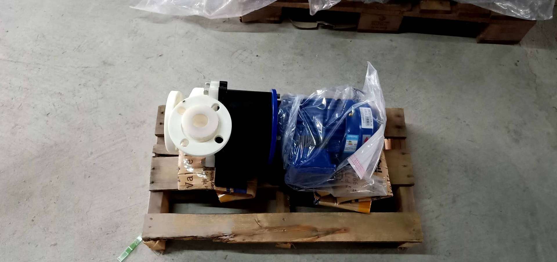 胜川宝自吸式防腐蚀防爆PVDF磁力泵耐强酸强碱工程塑料磁力泵