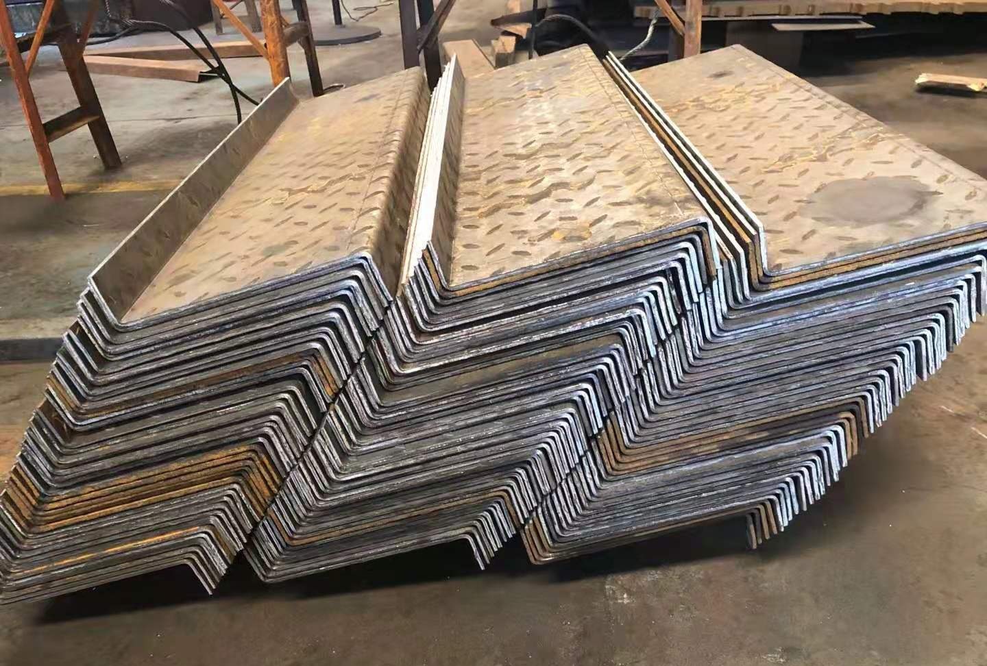钢结构加工 冲孔 折弯 零售钢板切割圆板 A3铁板 开平定尺 加工