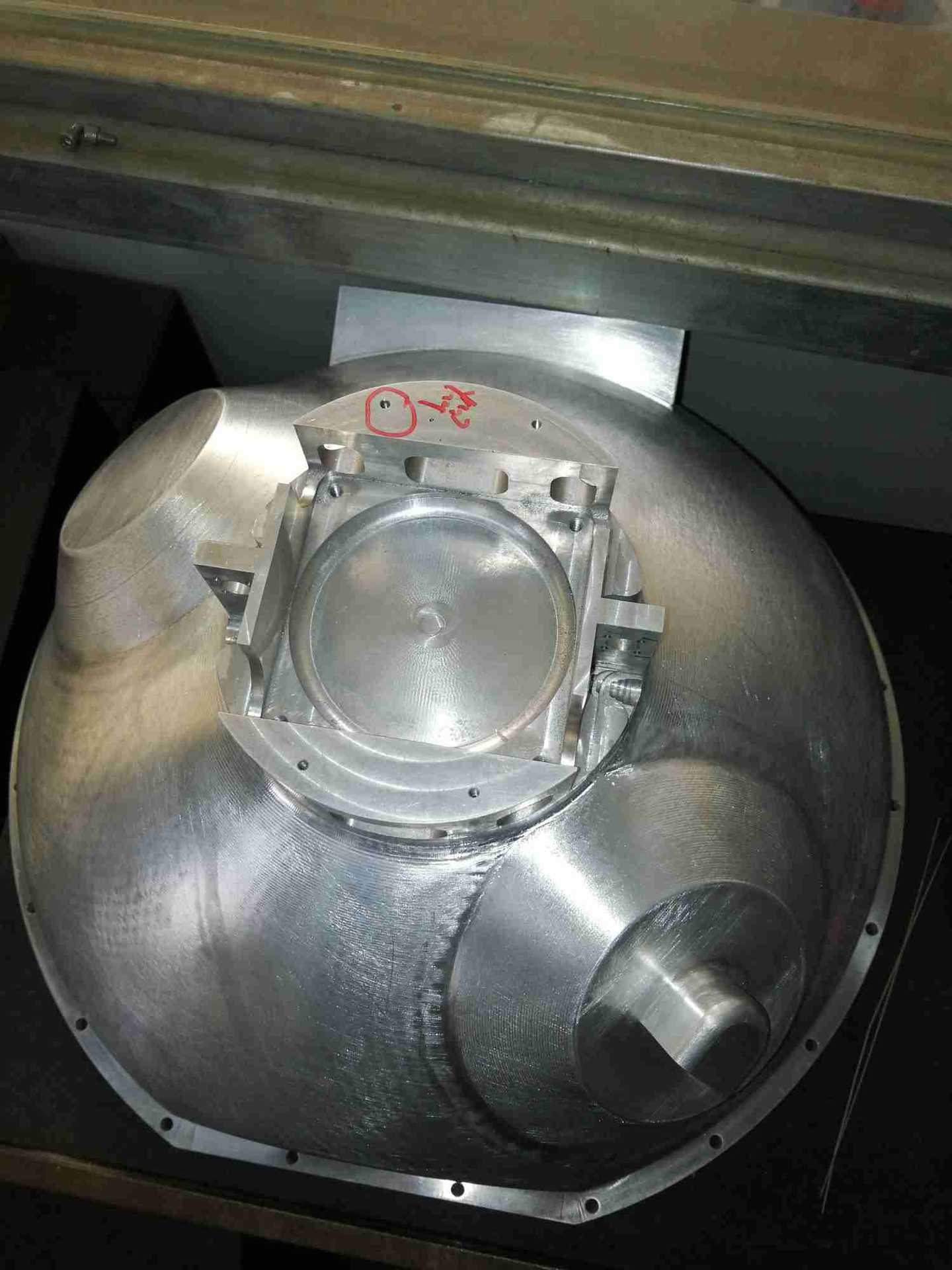 厂家承接低温液体真空管件，各种实验装置，机械零部件的制造焊接