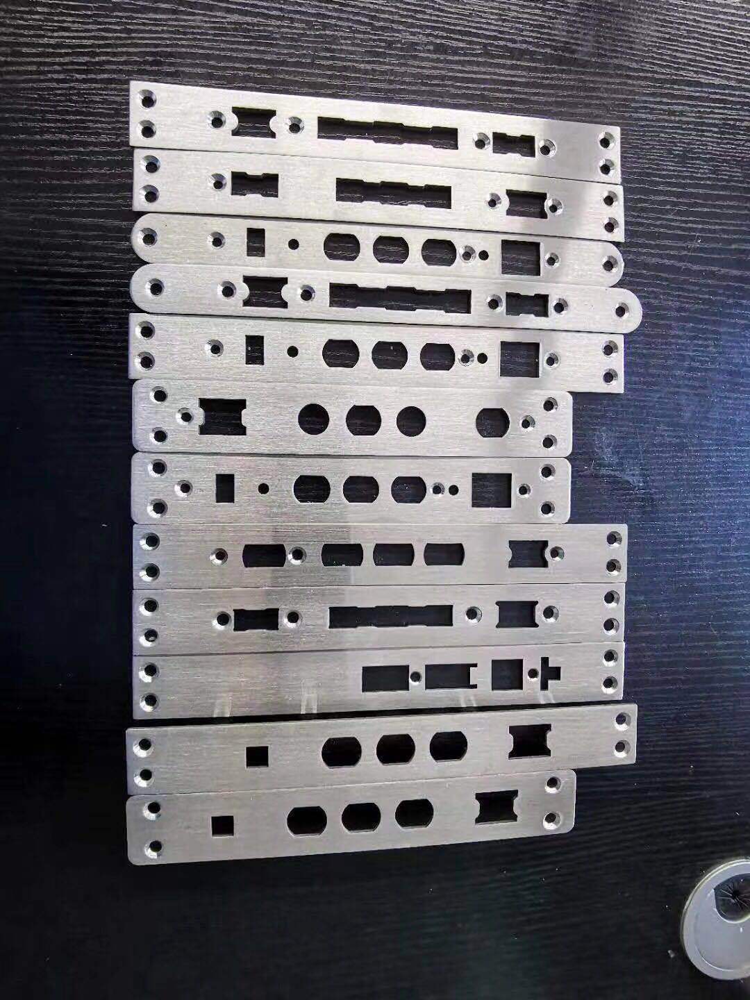 特殊衬板