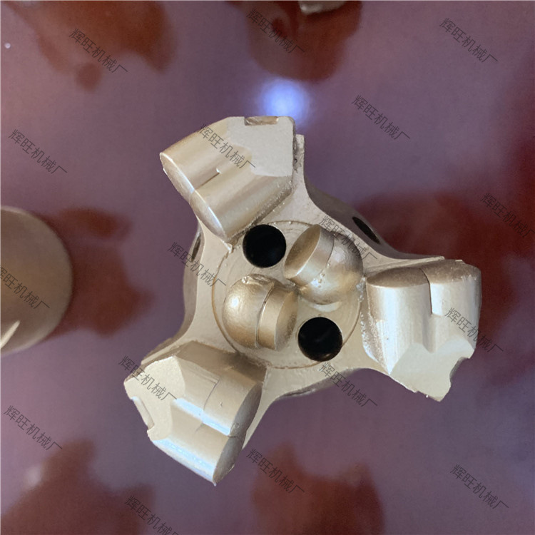 三翼金刚石钻头