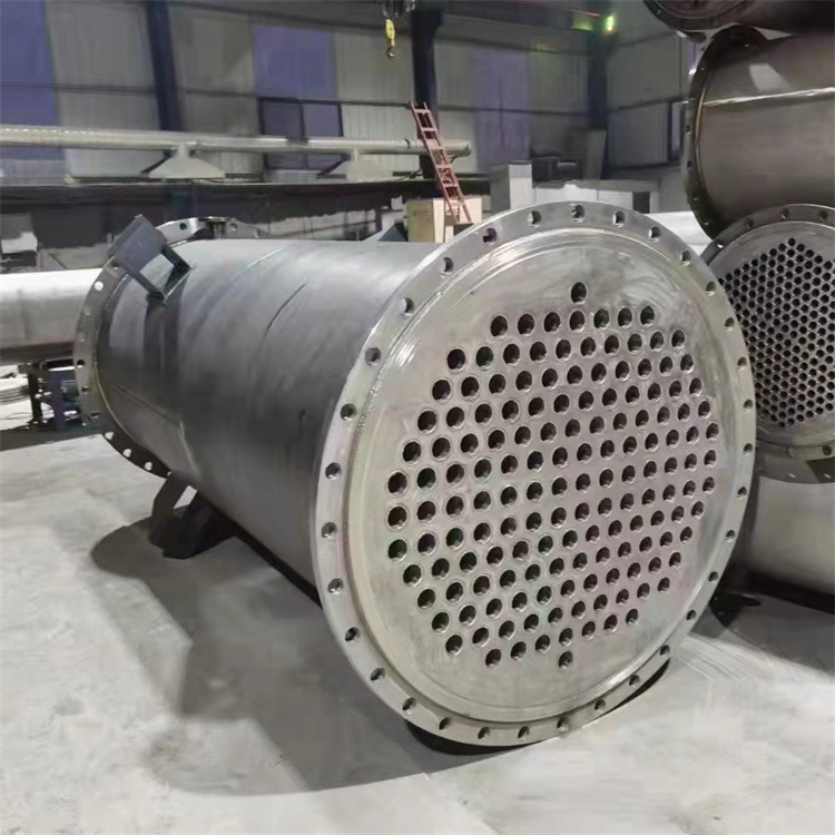 二手304不锈钢冷凝器 列管式喷淋壳管换热器 工业水冷设备冷凝器