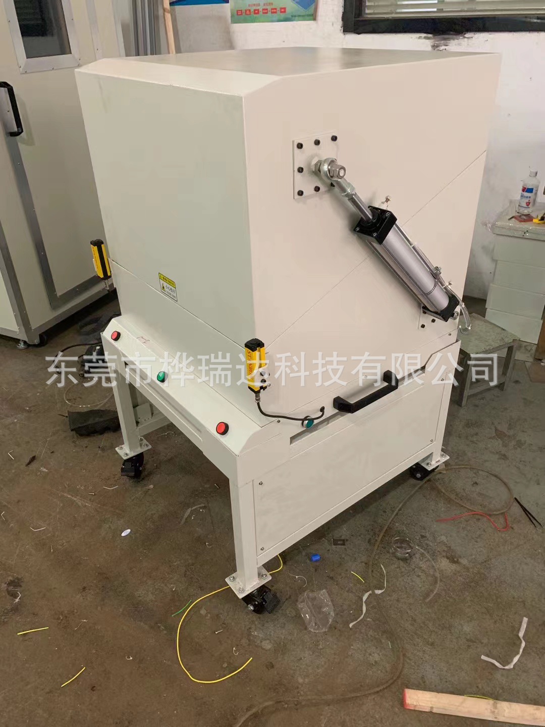 4e9f0dbddea3c6fc768e1f65b8c257