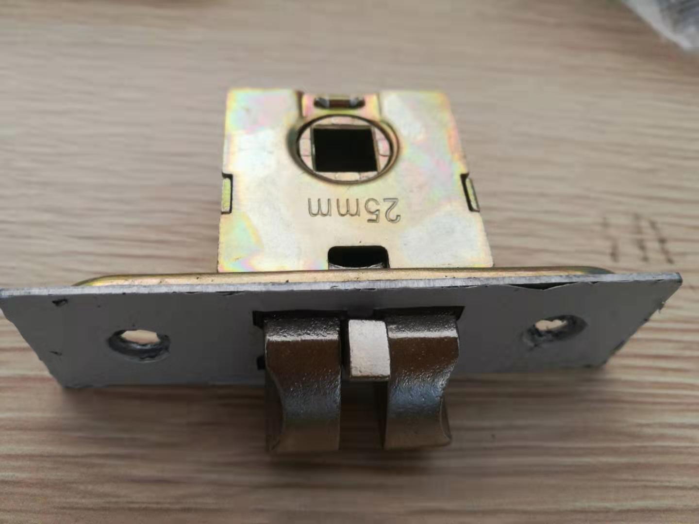 35锁利3