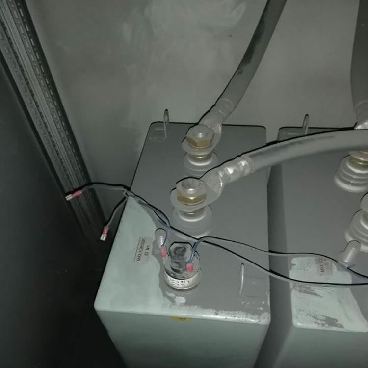 铁壳电容器现场照片4.jpg